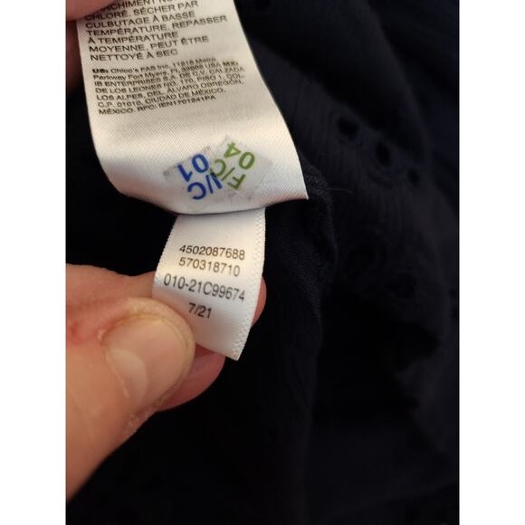 Chicos Embroidered Novelty Blouse Eyelet Top Classic Navy Blue Size 1 M Womens - Picture 8 of 8